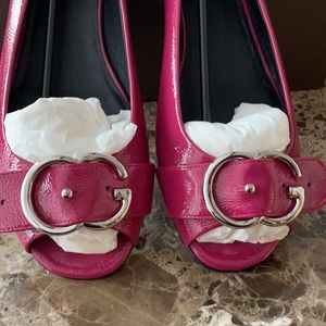 These are reposhed, couldn’t fit them so they are useless to me. Make an offer!